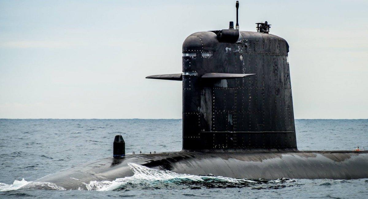 France has decommissioned one of its three smallest nuclear submarines, which has a displacement of up to 2,600 tons.