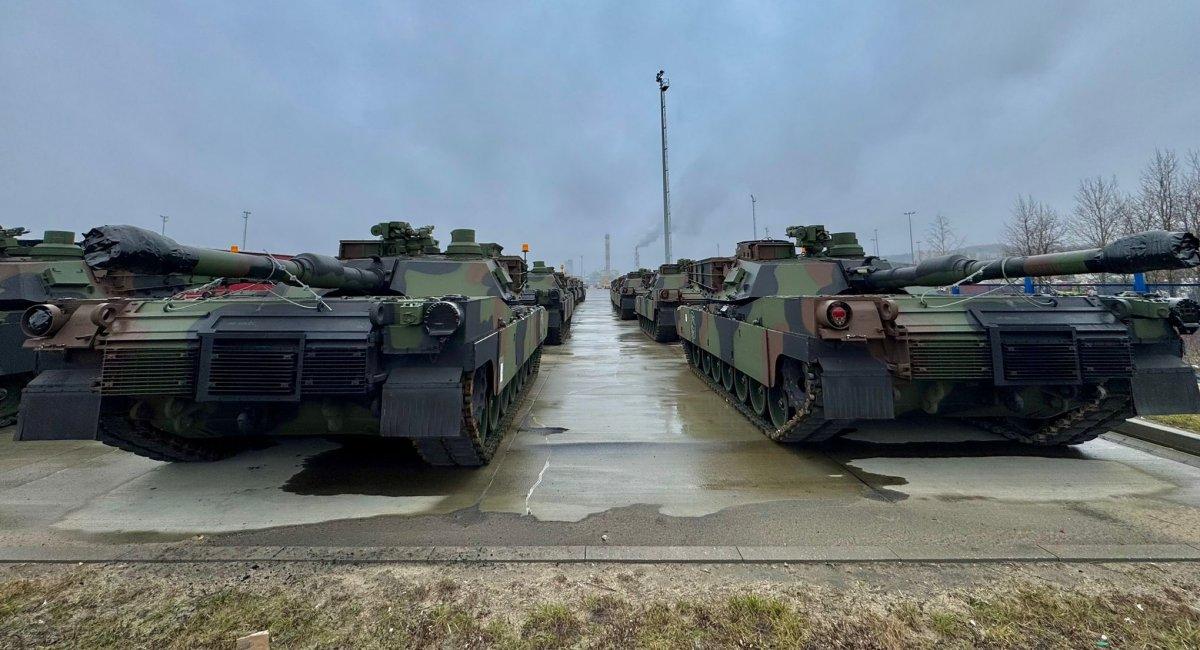 How quickly Poland received the first 28 out of 250 advanced Abrams tanks.