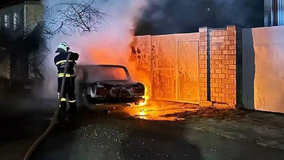 В Днепре на улице сгорел автомобиль. (ФОТО)